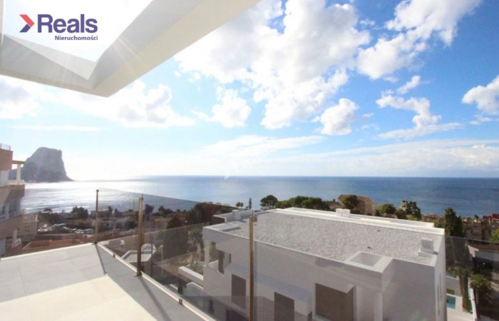 costa blanca, COSTA BLANCA, Nowy dom w Calpe, w osiedlu z widokiem na morze.