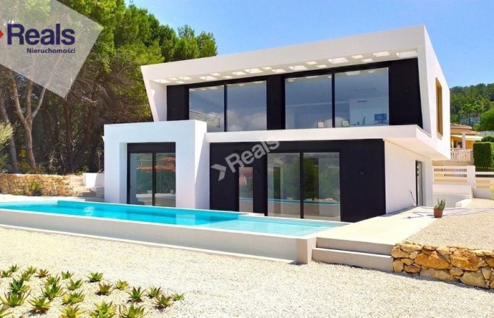 costa blanca, alicante, COSTA BLANCA, ALICANTE, Calpe- willa z widokiem na góry.