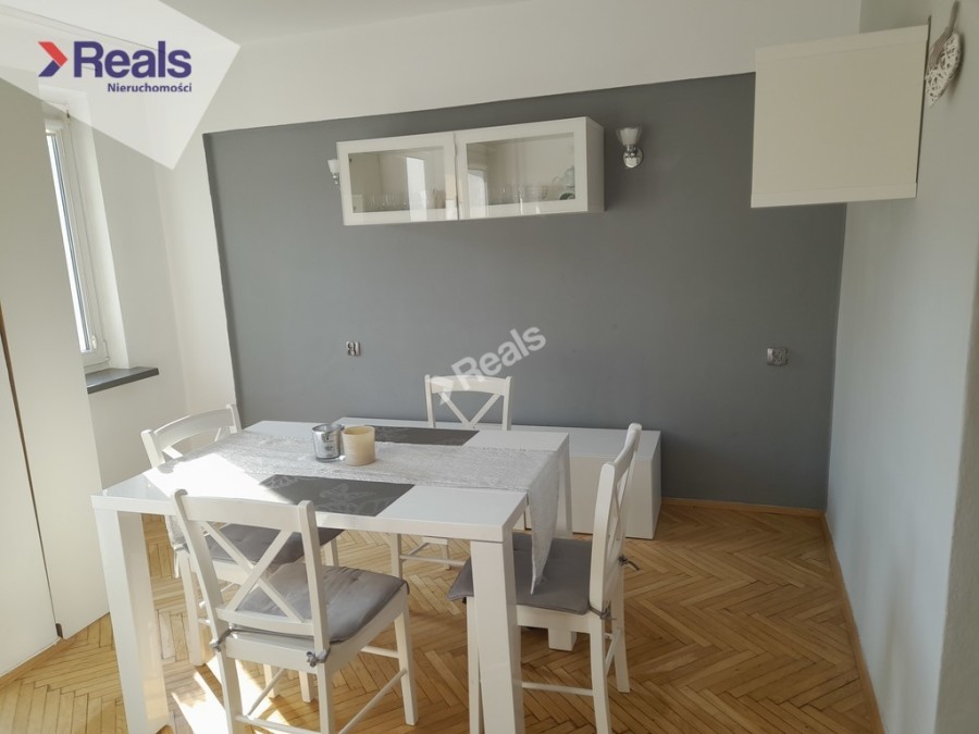 WARSZAWA, Karmelicka, 2 pokoje, widna kuchnia, balkon. Bez Prowizji