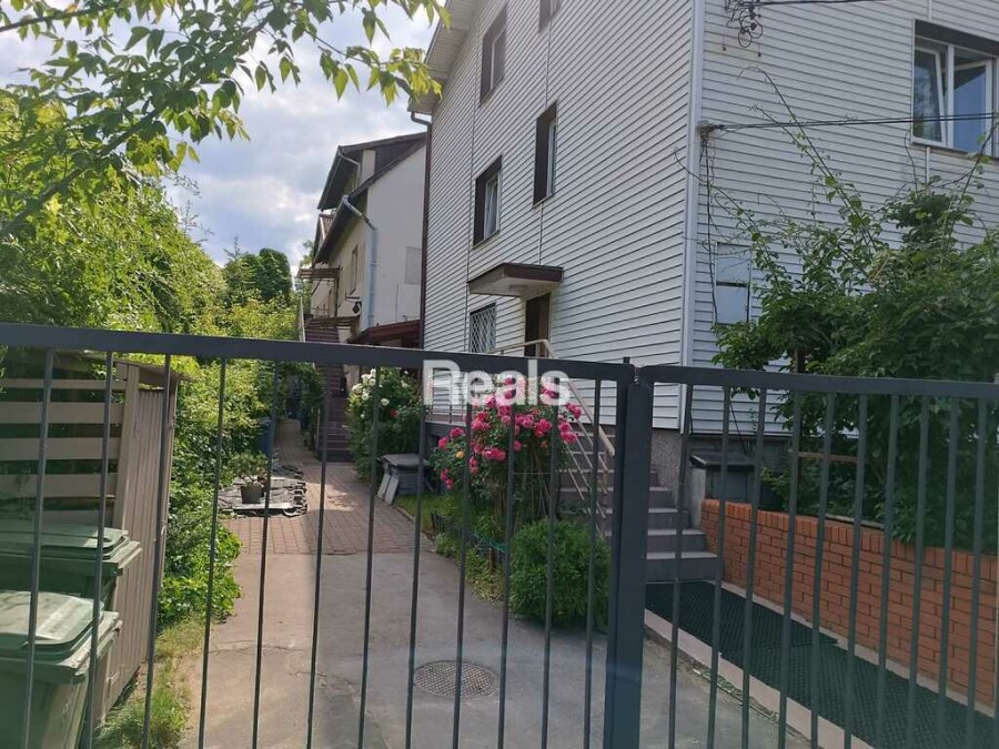 WARSZAWA, Hostel, dwa budynki, 17 pokoi, całość wynajęta