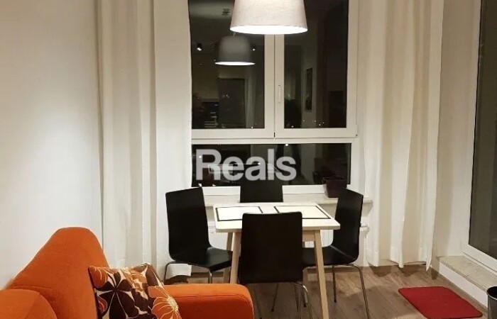 mazowieckie, WARSZAWA, Przy metrze