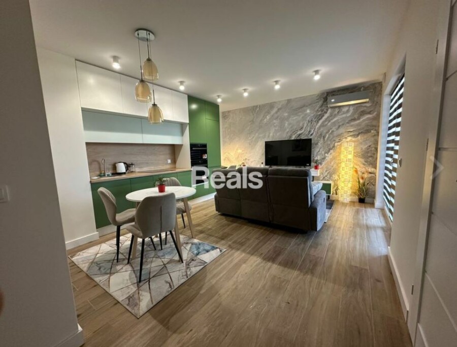 WARSZAWA, Jagiellońska, Dwa pokoje w apartamentowcu blisko metra.