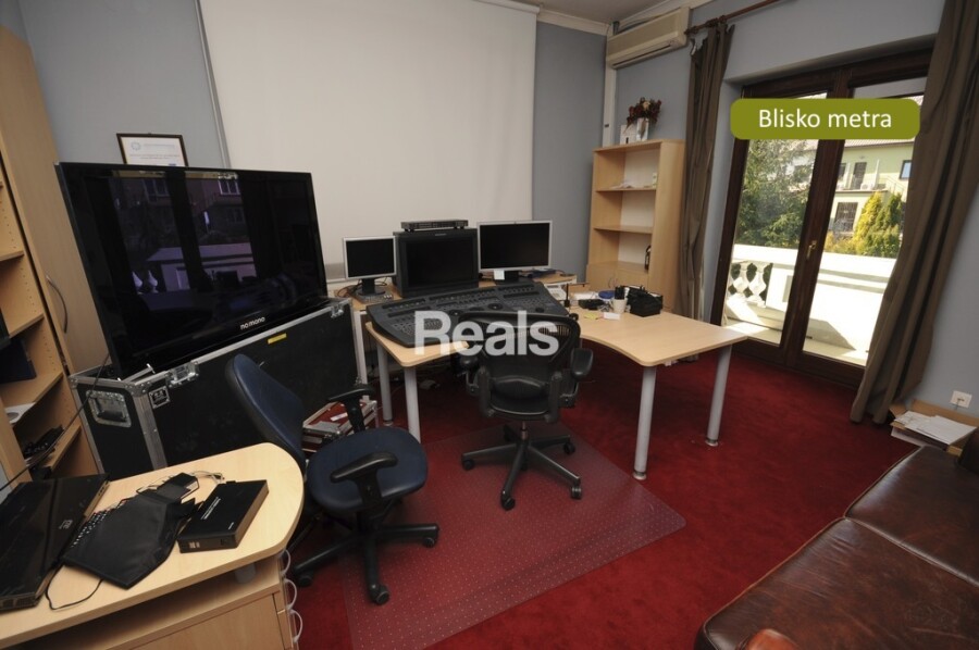 WARSZAWA, Dom blisko st. metra Wilanowska